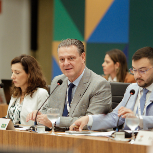 Fávaro destaca liderança do Brasil em segurança alimentar e sustentabilidade durante reunião do BRICS em Brasília