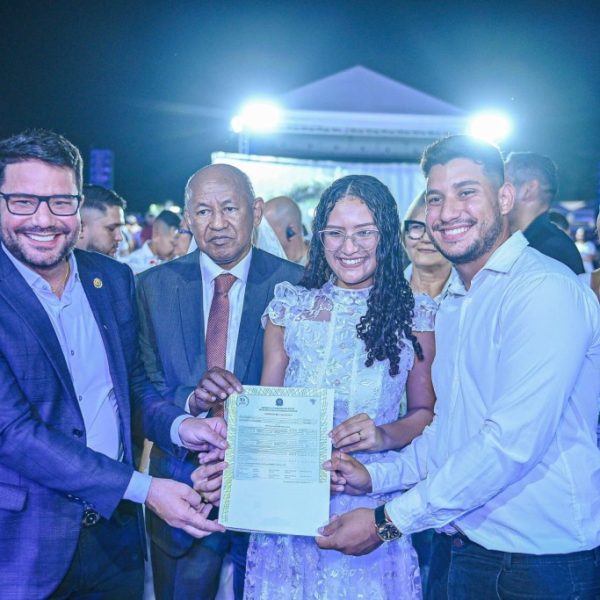 Governador celebra o amor ao lado de mais de 300 casais durante casamento coletivo na Expoacre: ‘Emocionado’