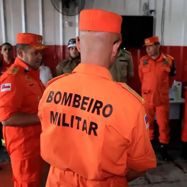 Corpo de terceira vítima de naufrágio no Rio Amazonas é enterrado