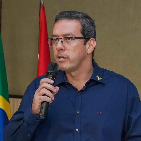 Após ser afastado pelo STF, prefeito de Macapá renuncia ao cargo