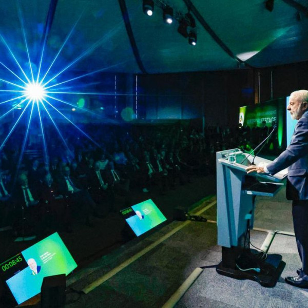 Lula chama conflito no Oriente Médio de “guerra da insensatez”