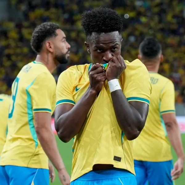 Brasil vence por 6 a 2, com quatros gols dos reservas na segunda etapa