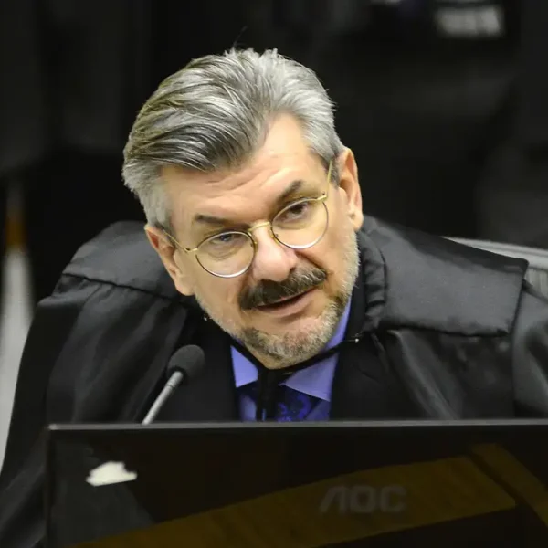 STJ condena ministro Marco Buzzi a perda de cargo por crimes sexuais