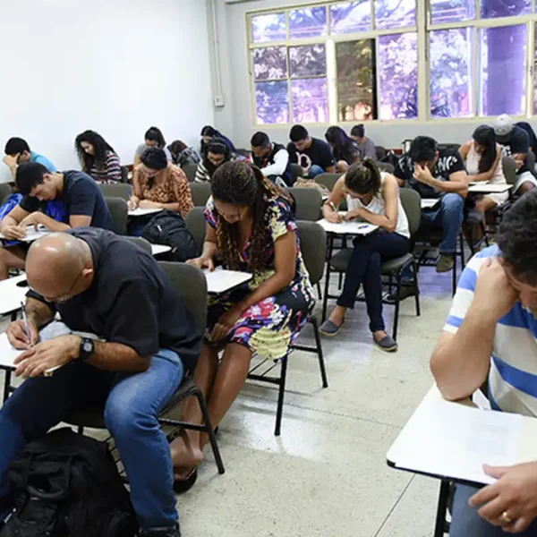 Encceja é no próximo domingo; saiba como consultar locais de provas
