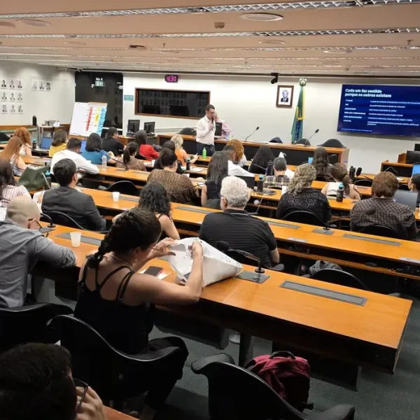 Pesquisadores debatem em Brasília o papel da comunicação pública
