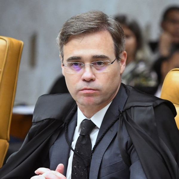 Mendonça cita risco às investigações com dados de celular de Vorcaro