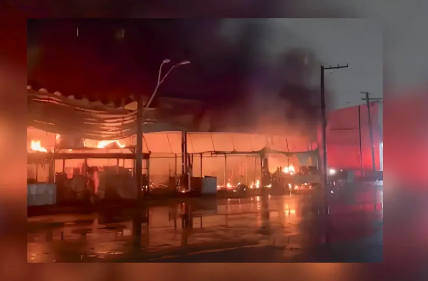 Incêndio atinge pavilhão de frutas no Ceagesp; não há vítimas