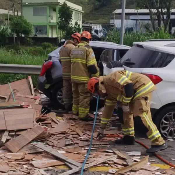 Acidente na BR-393, no RJ, deixa cinco mortos e nove feridos