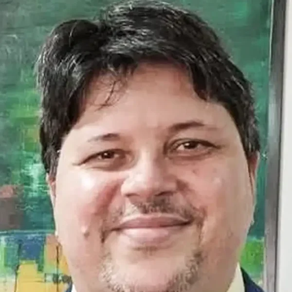 Jornalista brasileiro crítico a Milei é deportado da Argentina