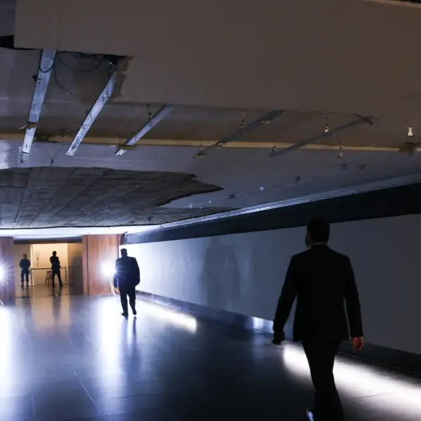 Parte do teto de túnel da Câmara desabou nesta quarta-feira